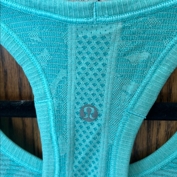 Lululemon Swiftly Tech Tank Bali Breeze 4 - Picture 6 of 6